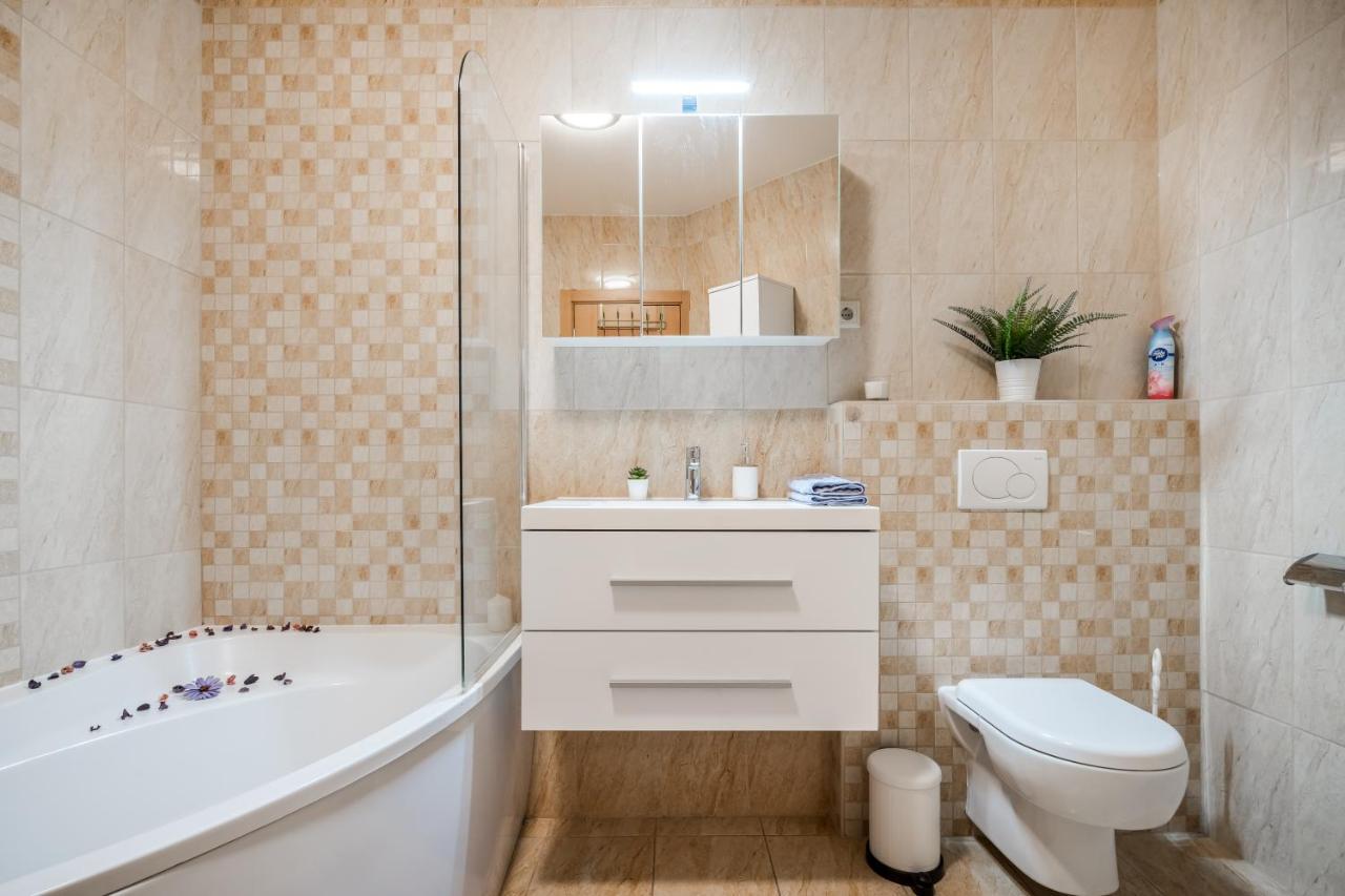 Central Premier Apartment บูดาเปสต์ ภายนอก รูปภาพ