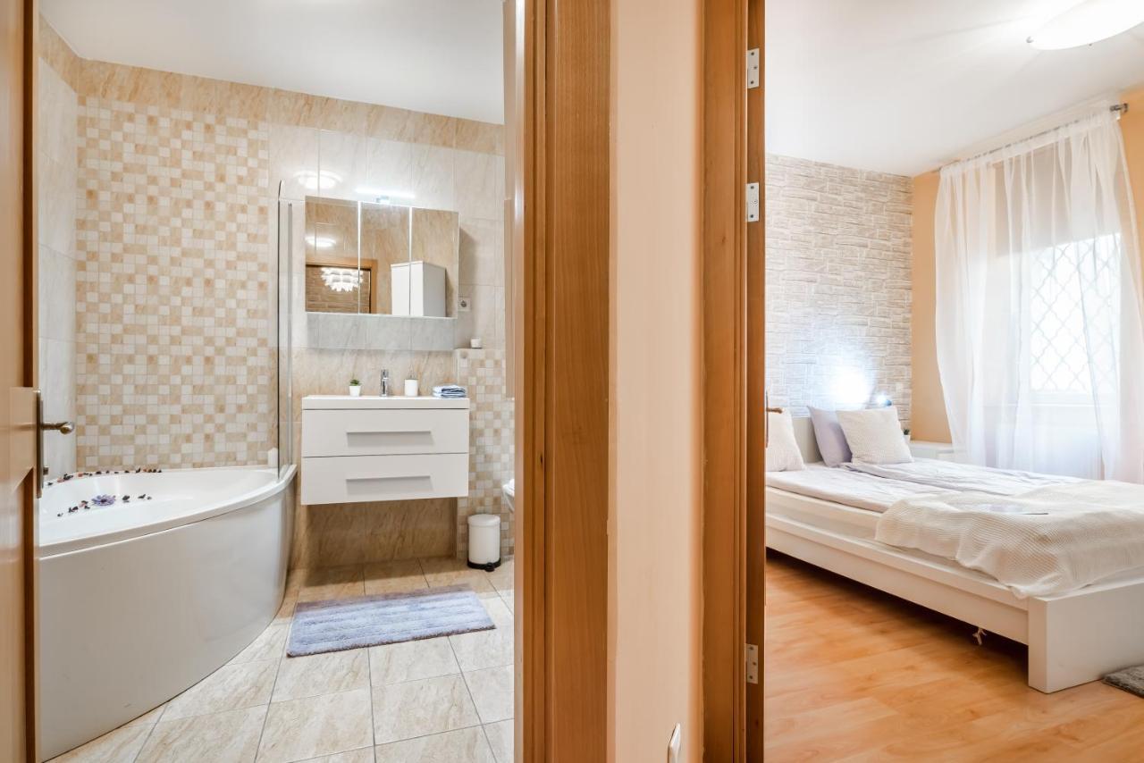 Central Premier Apartment บูดาเปสต์ ภายนอก รูปภาพ