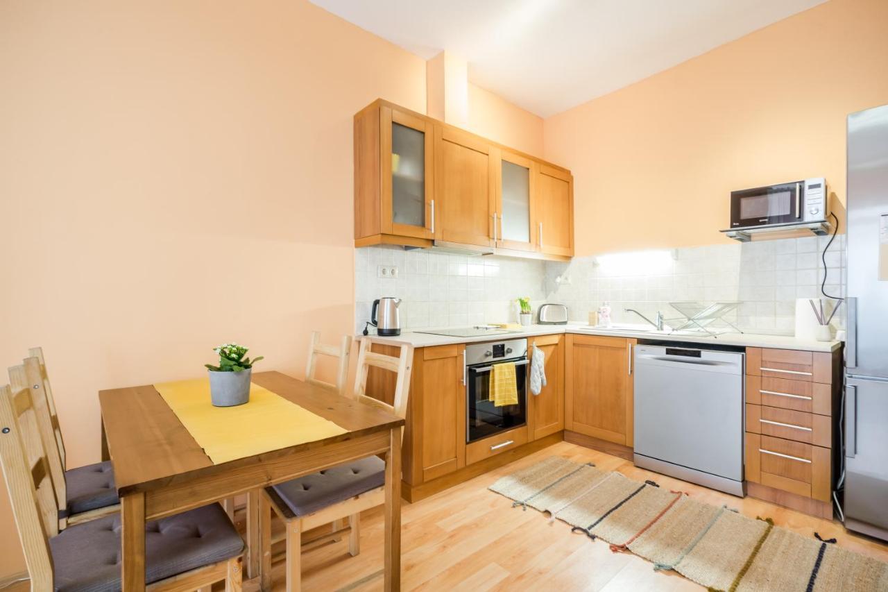Central Premier Apartment บูดาเปสต์ ภายนอก รูปภาพ